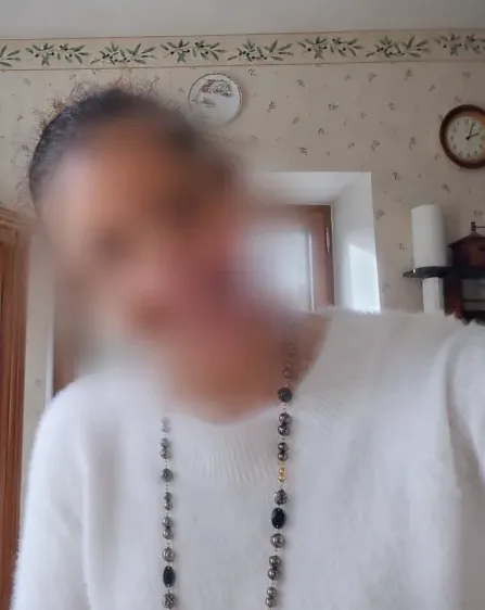Andrea, 37