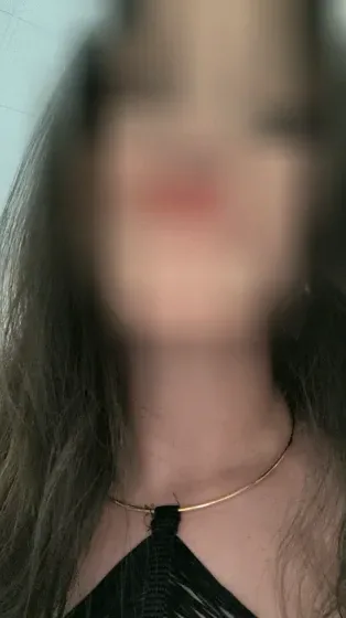 Anna, 27