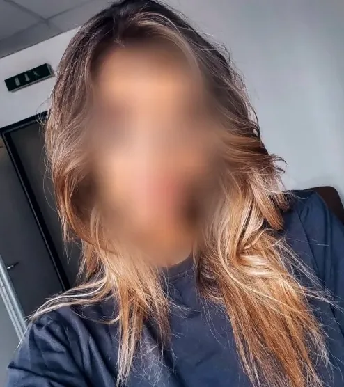 Anna, 32