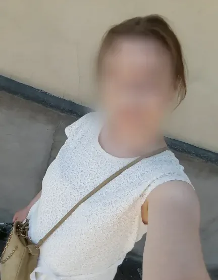 Büsra, 37
