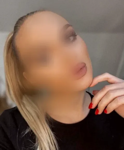 Büsra, 31