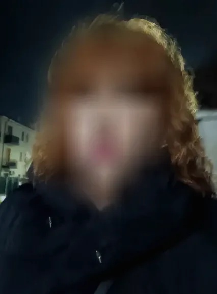 Cara, 40