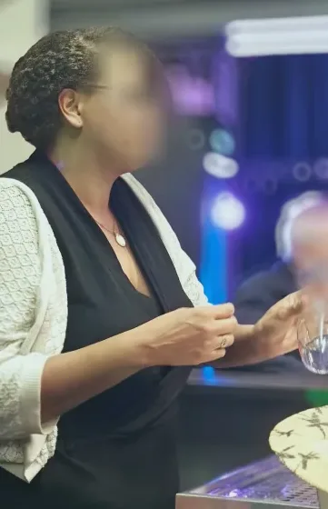 Daniela, 37