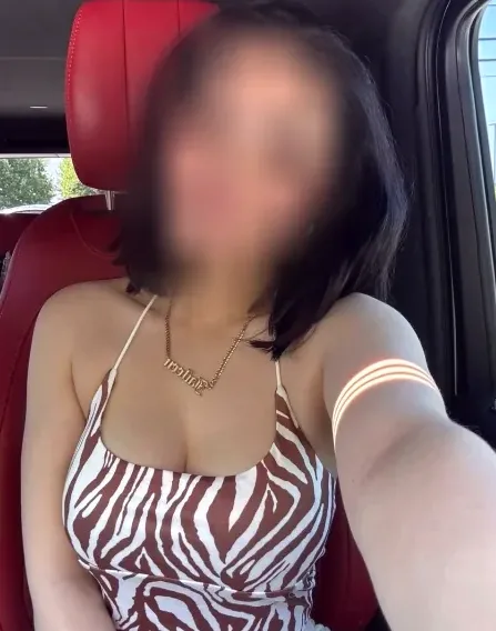 Janina, 27