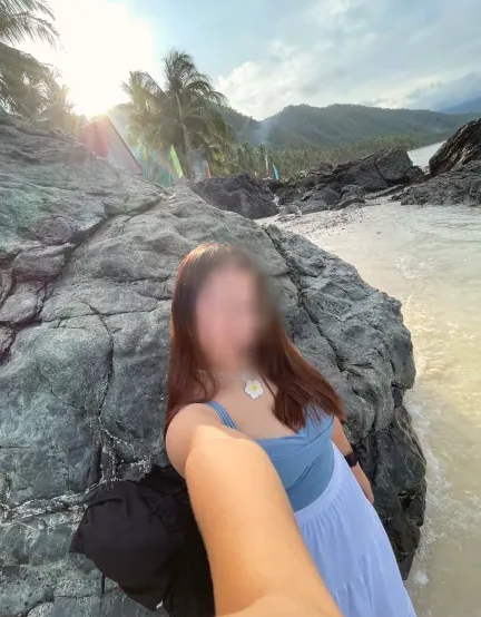 Julia, 24