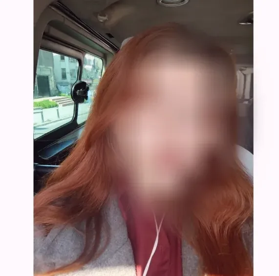 Juliane, 27