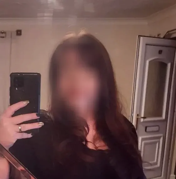 Larissa, 36