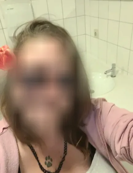 Lea, 33