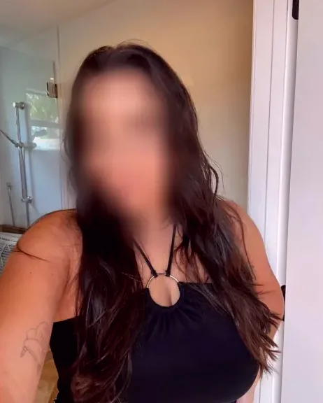 Nicole, 36