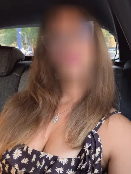Nora, 30