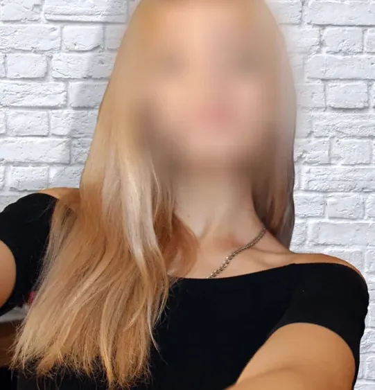 Selina, 24