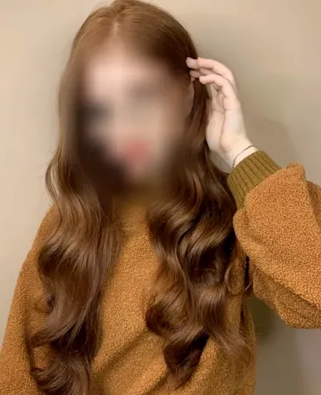 Simone, 24