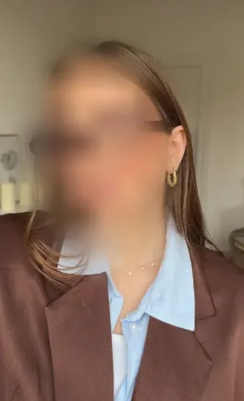 Zeynep, 32